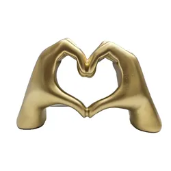 פסל צורת לב